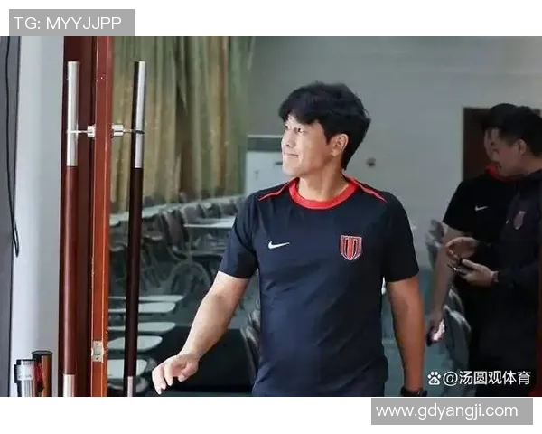 成都足球队在联合会杯积分榜上以98分稳居第一名