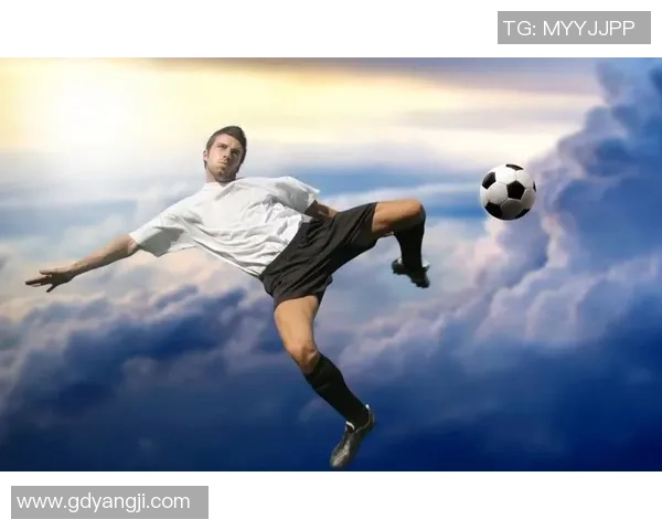 向同事分享足球明星的精彩瞬间与职业生涯成就分析